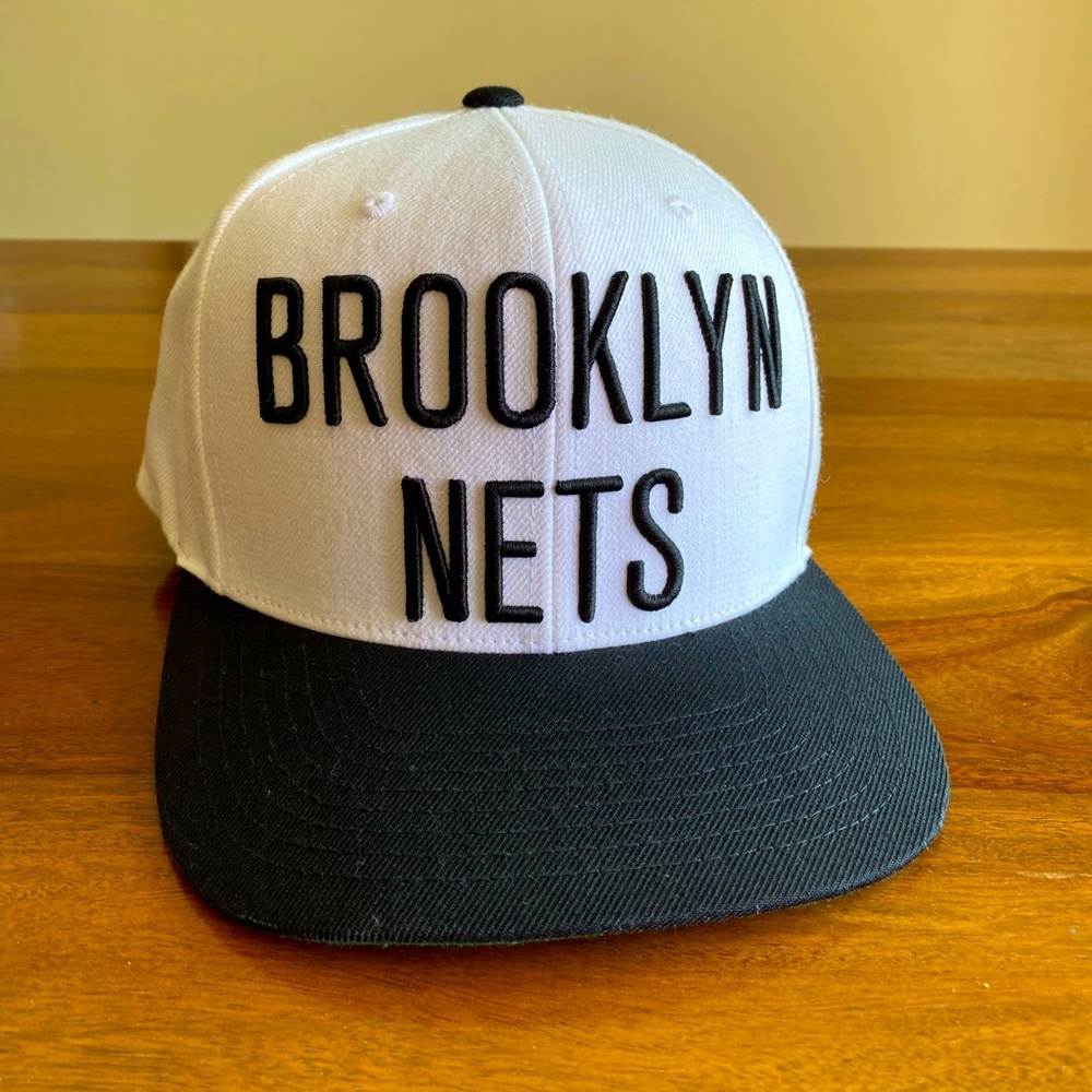 MITCHELL & NESS Brooklyn Nets Snapback Hat NWOT- NEVER WORN!